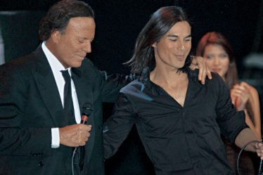 Concertul Julio Iglesias din 20 mai a fost reprogramat in iulie