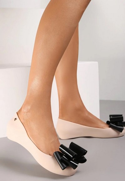 Modele de Sandale si Balerini de Dama din Cauciuc Online