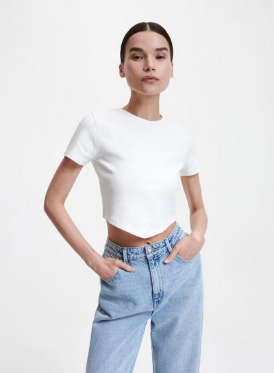 Modele de Tricouri si Topuri de Dama pentru Vara Online