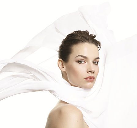 Ingheata frumusetea cu Frost Bright Eye Contour Gel