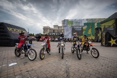 Cinci dintre cei mai buni rideri FMX din lume au facut spectacol la Bucuresti, la Flying Rockstar Energy Tour