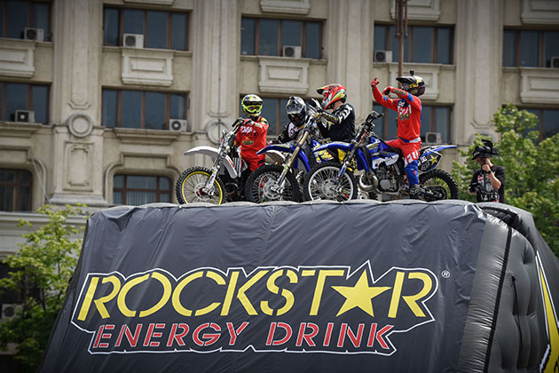 Cinci dintre cei mai buni rideri FMX din lume au facut spectacol la Bucuresti, la Flying Rockstar Energy Tour
