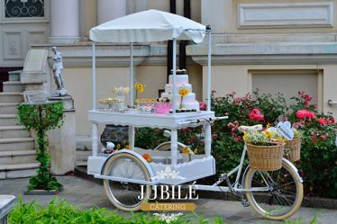 Bicicleta care face hamburgeri - lansată la White Garden Party by Jubile Catering