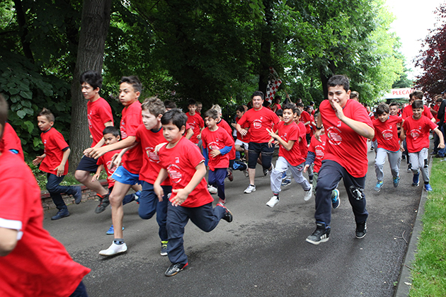 Peste 1.000 de elevi au demonstrat ca sportul nu are bariere, in cadrul celei de a IX-a editii a competitiei "Campioni speciali"