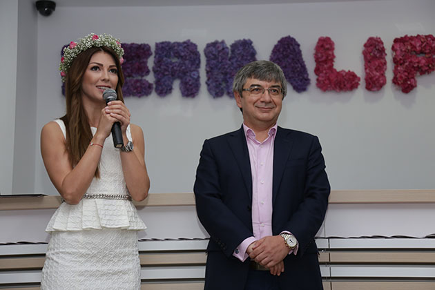 Noul motto pentru frumusete: Nu te mai ascunde. Simte-te bine in pielea ta!