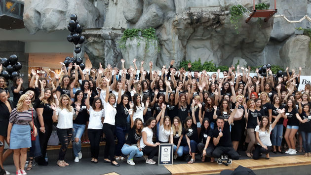 BaByliss Paris a castigat titlul Guinness World Records pentru cele mai multe bucle realizate cu ondulatorul Curl Secret