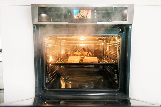 Gatitul cu abur - tehnica bucatarilor profesionisti adusa de Electrolux in bucatariile casnice