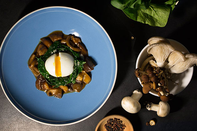 Oua, ciuperci si cafea reteta de Paste