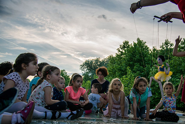 De ziua lor, copiii cu autism din centrele ATCA au primit cadou ore de terapie!  Cum a fost la spectacolul de Ziua Copilului?