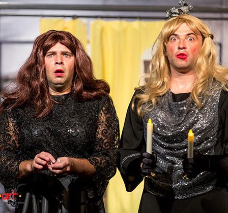 De 1 Decembrie petrece prin ras la Teatrul Elisabeta