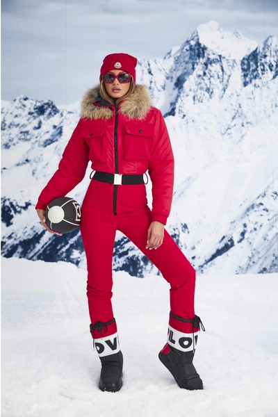 Modele de Salopete, Geci si Compleuri Dama de Ski pentru Iarna Online