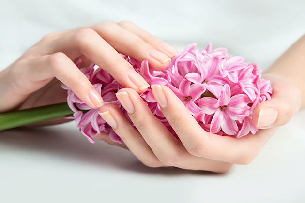 Dezvaluie frumusetea naturala a unghiilor tale cu Feminohelp Unghii!