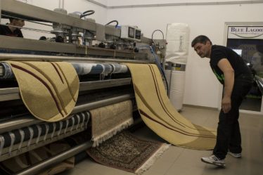 Compania Blue Lagoon Clean lanseaza in Romania cel mai mare centru din Sud-Estul Europei destinat procesarii 100% ecologice a hainelor