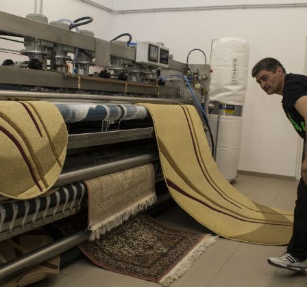 Compania Blue Lagoon Clean lanseaza in Romania cel mai mare centru din Sud-Estul Europei destinat procesarii 100% ecologice a hainelor