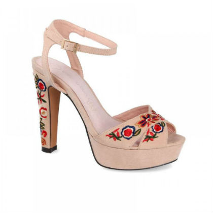 Ce sandale se poarta in vara 2018. Acestea sunt cele mai HOT tendinte ale sezonului