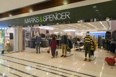 In septembrie 2017, Voici La Mode Group a incheiat procesul de cumparare a francizei pentru Marks & Spencer Romania. Noua luni mai tarziu, Grupul isi evalueaza prezenta pe piata din Romania