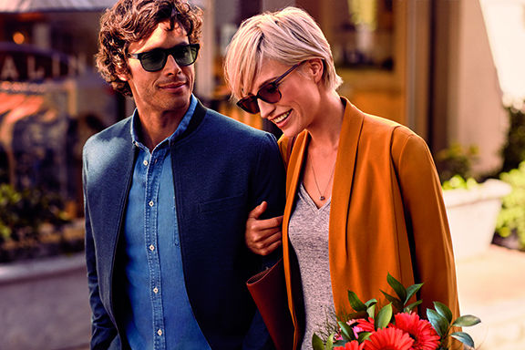 Sanatatea ochilor pe timp de vara se pastreaza cu lentilele Transitions® de la Essilor