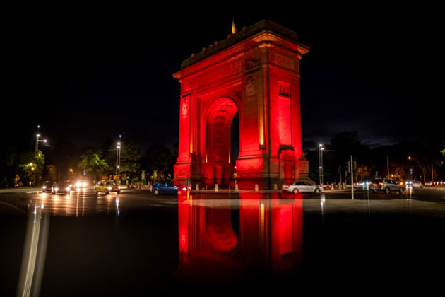 Arcul de Triumf, Muzeul National de Arta al Romaniei, Palatul Sutu si Comitetul Olimpic si Sportiv Roman vor fi iluminate in rosu in sprijinul persoanelor cu dizabilitati intelectuale