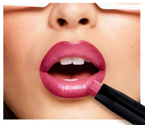 Obtine un efect 3D al buzelor cu noul creion-ruj LIP DUO SCULPT de la Bourjois