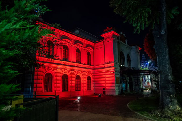 Arcul de Triumf, Muzeul National de Arta al Romaniei, Palatul Sutu si Comitetul Olimpic si Sportiv Roman vor fi iluminate in rosu in sprijinul persoanelor cu dizabilitati intelectuale