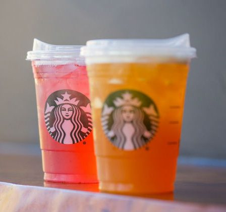 Starbucks va renunta la utilizarea paielor de plastic la nivel global pana in 2020