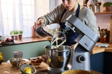 Kenwood lanseaza robotul de bucatarie Titanium Chef