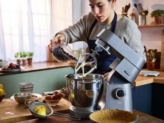 Kenwood lanseaza robotul de bucatarie Titanium Chef