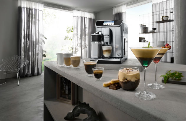 De'Longhi lanseaza espressorul superautomat PrimaDonna Elite, cu aplicatie software dedicata si conexiune Bluetooth. Orice bautura pe baza de cafea, la o apasare de buton