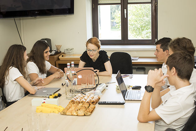 Intalnire Cristina Bazavan - F1inSchool