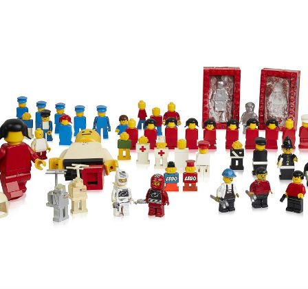 Jucariile care fac istorie: Grupul LEGO aniverseaza 40 de ani de la crearea primelor minifigurine