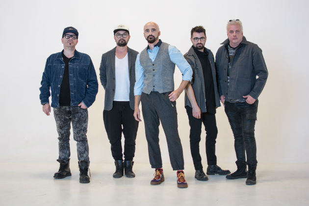 Voltaj lanseaza o piesa scrisa de un popor intreg: "100 de ani"