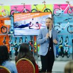 Maurice Munteanu, Ioana Ciolacu si Ioana Ulmeanu au ales 5 elemente romanesti care au inspirat moda internationala