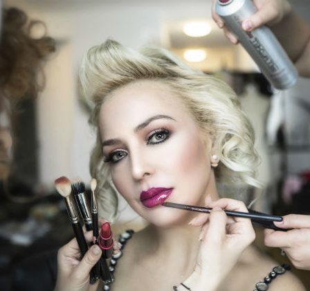 Inspiratie de Hollywood din anii '60 in colectia Mystic, prezentata de o romanca la Couture Fashion Week