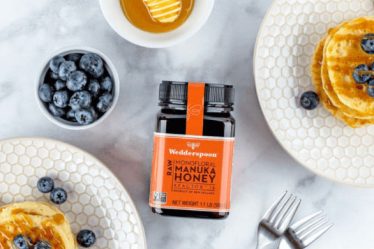 Beneficiile (dovedite stiintific ale) mierii de Manuka pentru sanatate. Cum sa alegi mierea de Manuka potrivita pentru fiecare afectiune