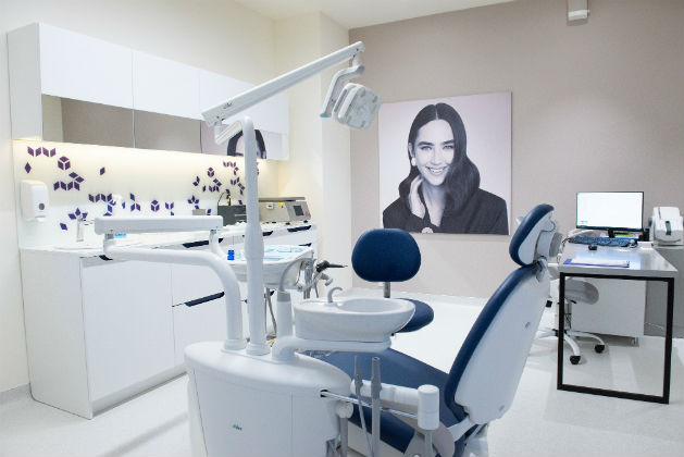 DENT ESTET Sibiu la 6 luni de activitate: medicii gestioneaza tot mai multe cazuri de implantologie si estetica dentara cu nivel de complexitate ridicat
