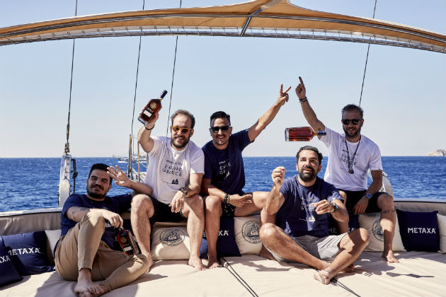 Metaxa & The Clumsies Explore Greece. Un yacht. O insula. Trei evenimente