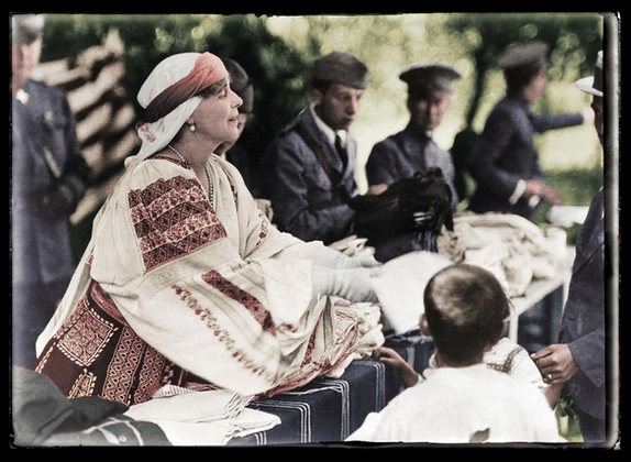 HISTORY difuzeaza doua documentare istorice despre Regele Mihai I al Romaniei si Regina Maria