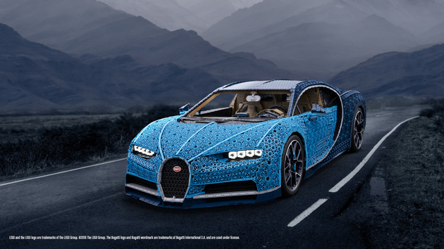 LEGO® Technic™ Bugatti Chiron ajunge in Romania