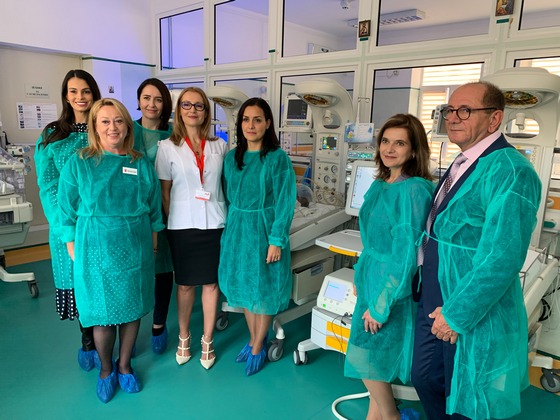 Medicii de la Spitalul Universitar de Urgenta Elias si clientii Libris se alatura campaniei Salvati Copiii de combatere a mortalitatii infantile