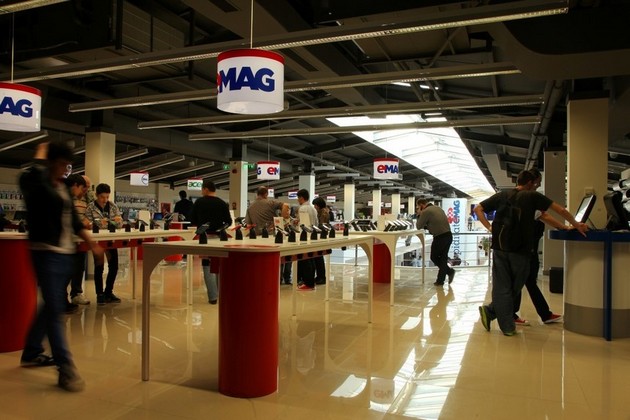 Peste 40.000 de clienti au ales cardul de cumparaturi eMAG de la Raiffeisen Bank in primii doi ani de la lansare