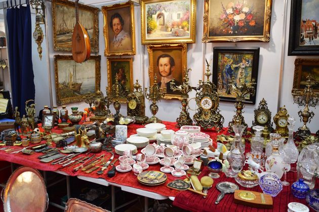 Alege cadourile potrivite pentru cei dragi la TARGUL CADOURILOR DE CRACIUN si ANTIQUE MARKET IV!