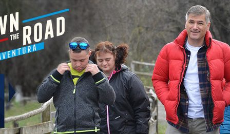 Opt tineri sportivi Special Olympics Romania, protagonistii emisiunii "Down the Road. Aventura" de la TVR