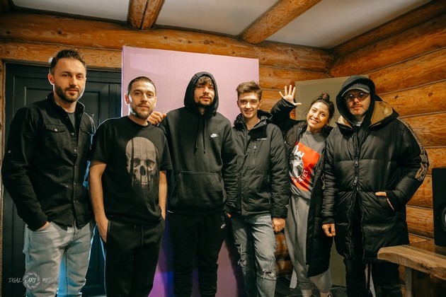 Finalistii de la "Magic In 5" au filmat primele lor videoclipuri alaturi de ADDA, Alex Velea si Vanotek