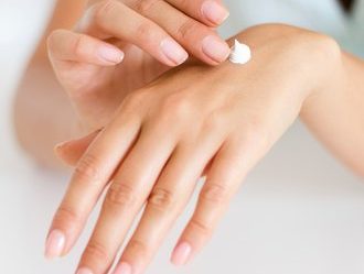 7 sfaturi simple pentru o piele a mainilor fina ca matasea