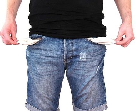 Ce sa ii raspunzi bancii daca te intreaba ce faci cu banii din cont, pe praguri - mic pamflet facut in casa