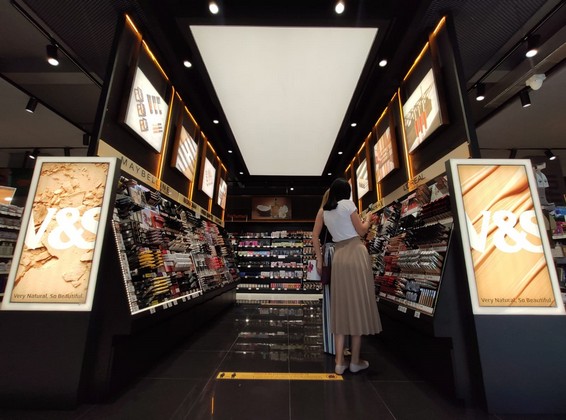 S-a lansat Bonteria Very & So, un nou concept de magazin creat de Carrefour