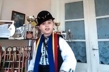 Tudor, Micul Patriot din Vintu de Jos, a castigat Runda a VI-a a Concursului National de Tinere Talente "Allegria"