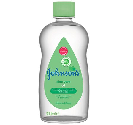 Vara asta, Uleiul JOHNSON'S® cu Aloe Vera este cel mai bun aliat pentru pielea familiei tale!