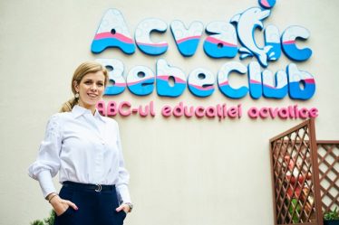 Acvatic Bebe Club ofera lectii de educatie acvatica gratuite, pe plaja din Mamaia