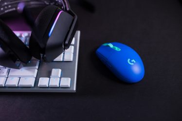 Logitech G lanseaza noua gama colorata de periferice si ofera posibilitatea de a personaliza echipamentul de gaming conform stilului propriu